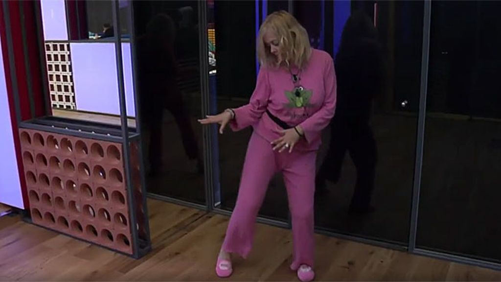 Y tú que pensaba que bailabas bien... ¡Ella es IN-CRE-I-BLE!