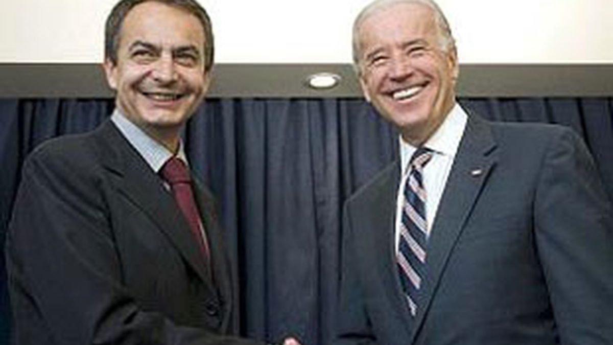 El presidente del Gobierno, José Luis Rodríguez Zapatero, y el vicepresidente norteamericano, Josep Biden, en Chile en 2009.