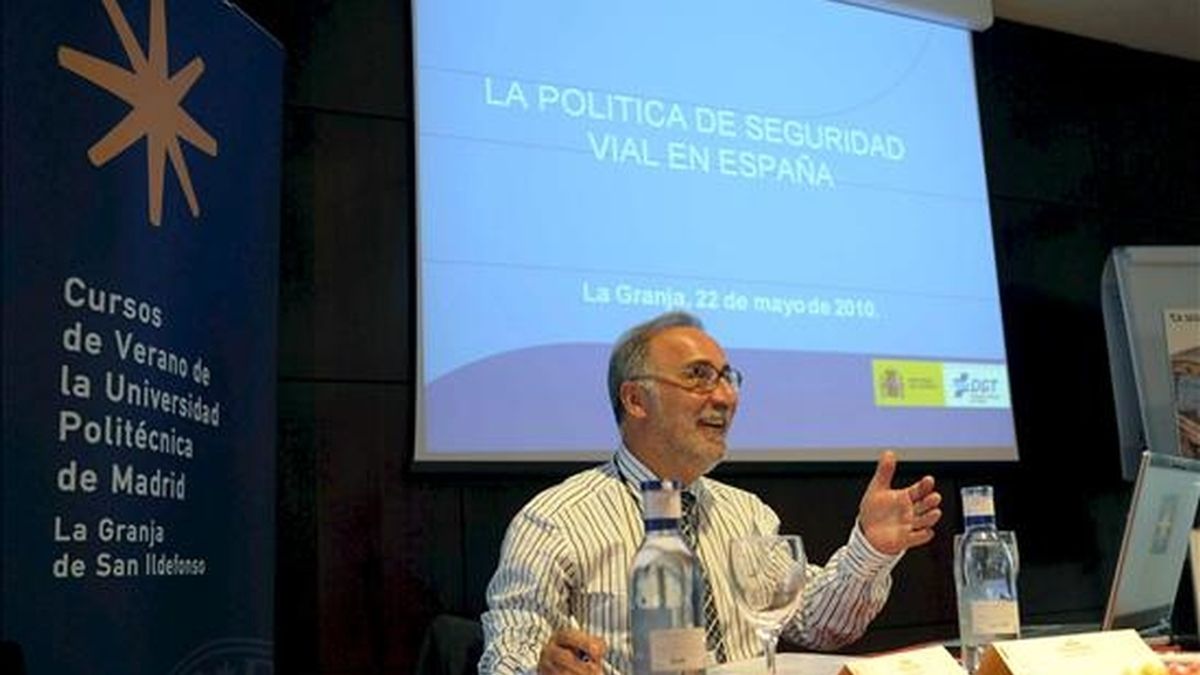 El director general de Tráfico, Pere Navarro, durante su participación en un curso bajo el titulo "La seguridad vial en España" dentro de los cursos de verano de la Universidad Politécnica de Madrid UPM, que se celebran en La Granja. EFE