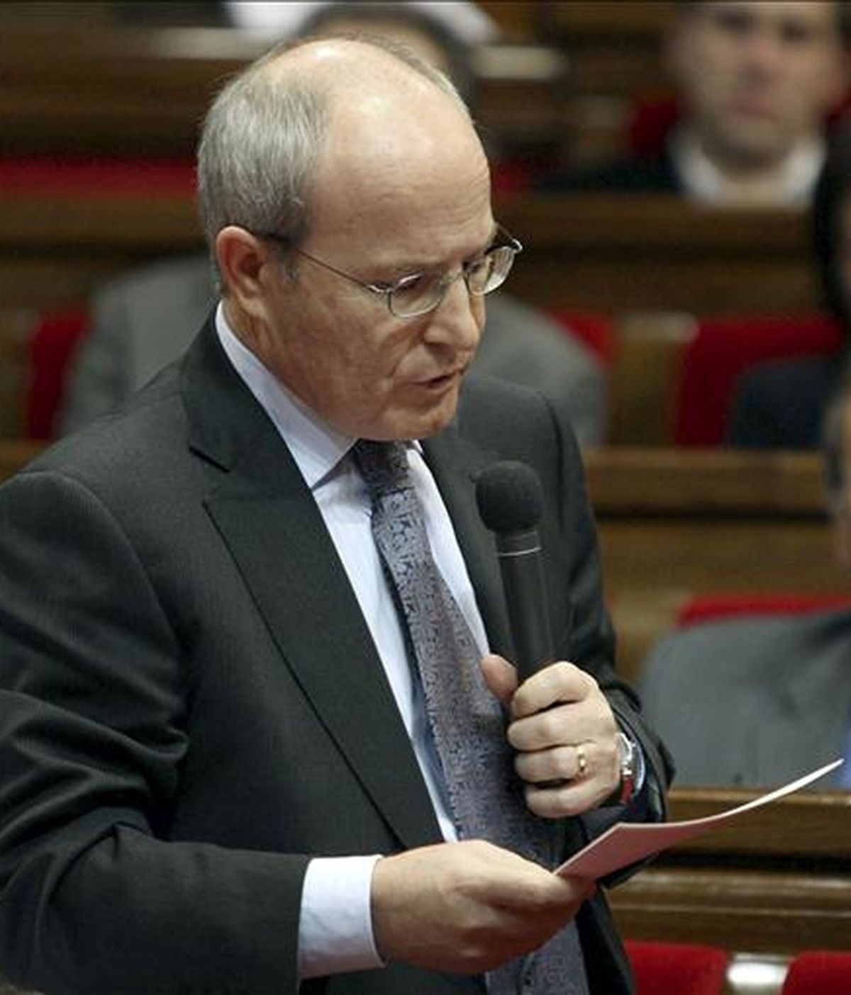 El presidente de la Generalitat, José Montilla, durante su intervención en una sesión de control del Parlament. EFE/Archivo
