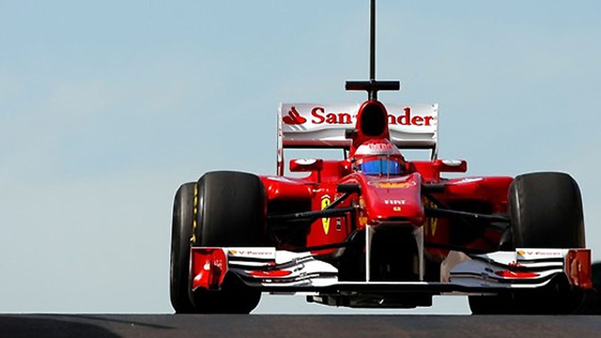 Felipe Massa prueba los neumáticos Pirelli en el circuito de Abu Dabi. FOTO: Archivo.