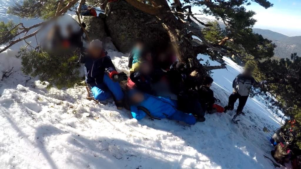 Espectacular rescate de 70 niños en la montaña