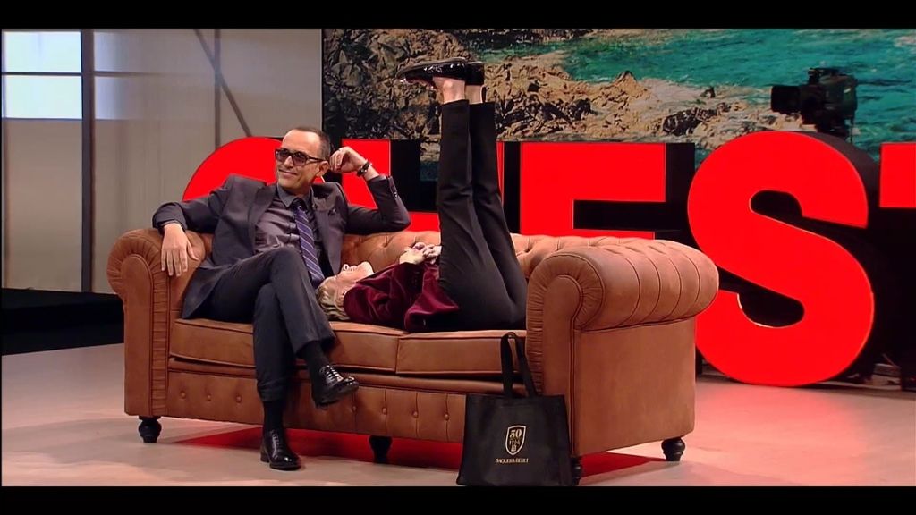 Risto se queda ojiplático con las posturitas de 'La Milá'