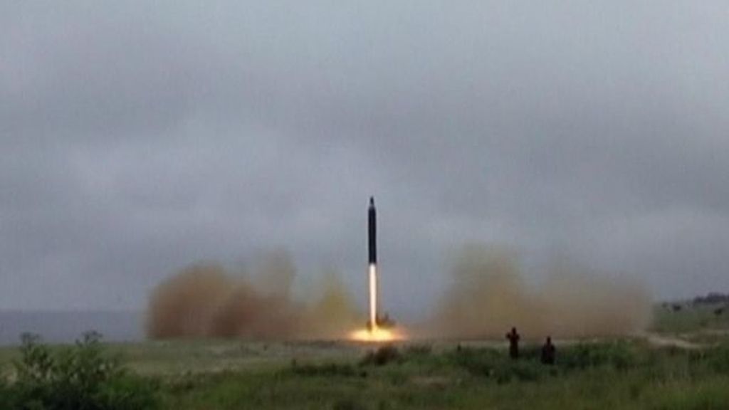 Corea del Norte lanza cuatro misiles al mar de Japón