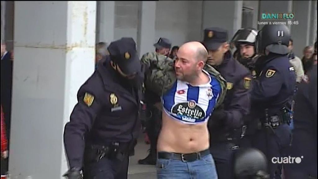 Mucha tensión y dos detenidos en el altercado entre ultras de Deportivo y Sporting