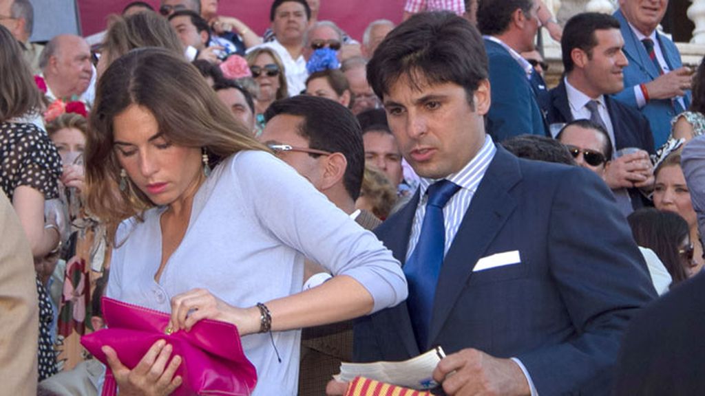 Lourdes compartió asiento con Fran para disfrutar de una tarde de de toros