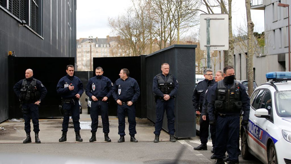 Siguen buscando los cuerpos de la familia desaparecida en Nantes