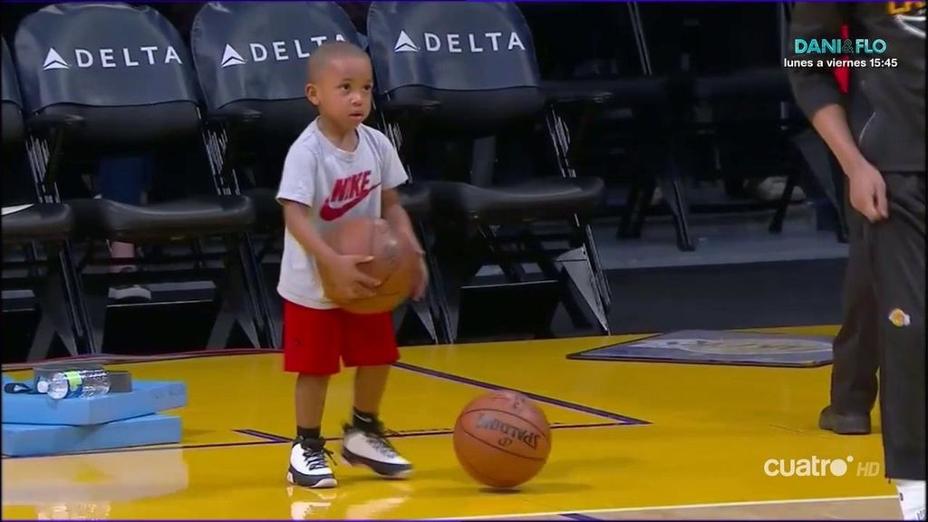 El niño que emociona a la NBA: con apenas unos años demuestra su arte con el balón