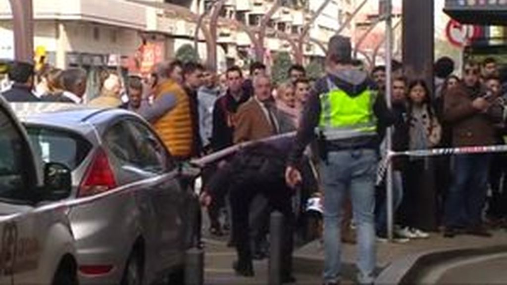 Final feliz del atraco con rehenes en una sucursal bancaria de Gijón