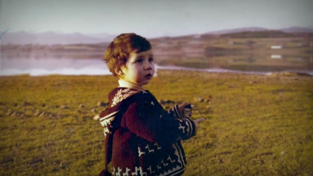 Recuperamos las mejores fotografías de la infancia más tierna que formó a un amante de lo paranormal.