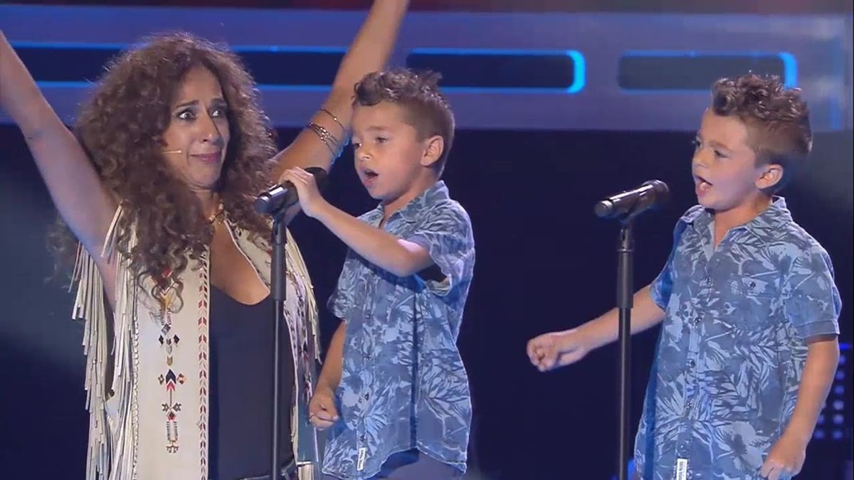 Rosario Flores canta con Antonio y Paco en 'La Voz Kids'