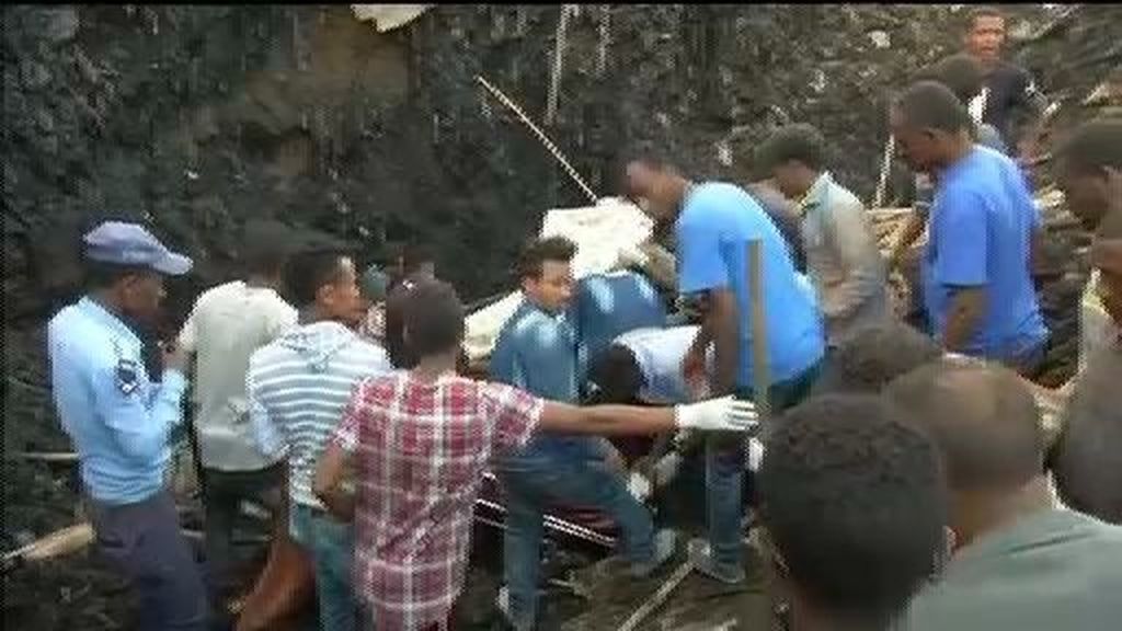 Tragedia en Etiopía: 35 personas mueren aplastadas por montañas de basura