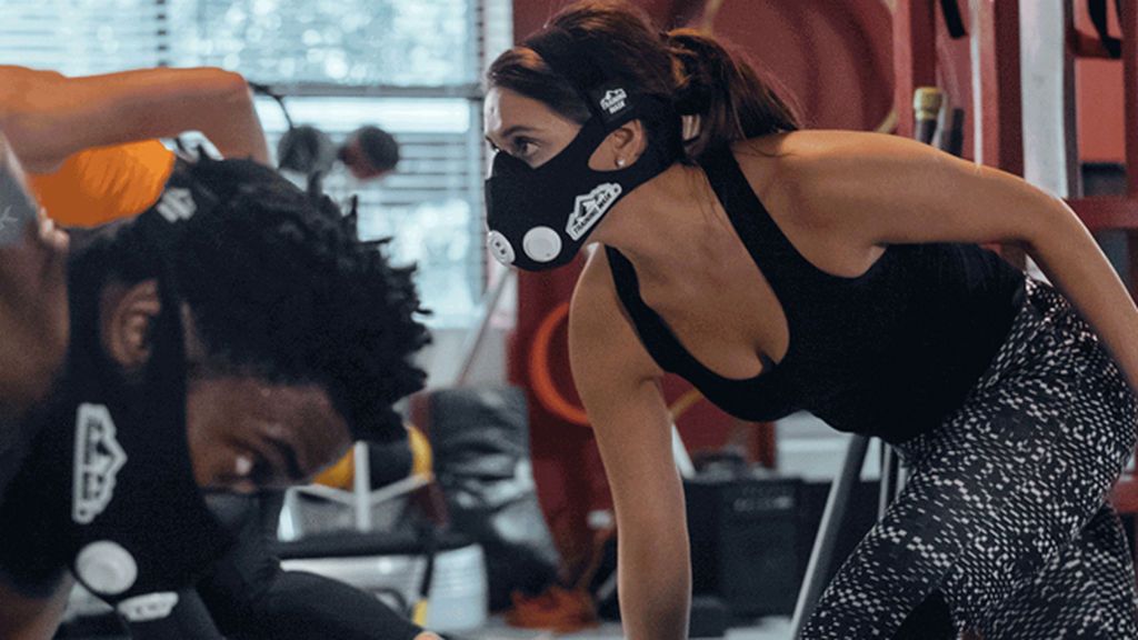 Nuevo accesorio estrella para el gimnasio: la máscara del mismísimo Hannibal Lecter