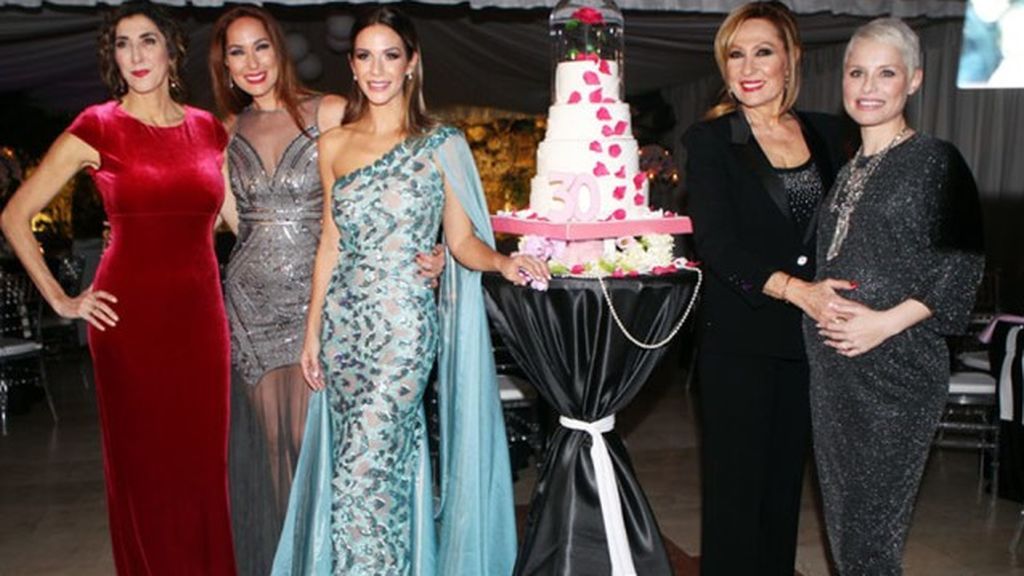 Traje de gala estilo 'Frozen' y aparición sorpresa de Ezequiel: el 'cumple' de Tamara