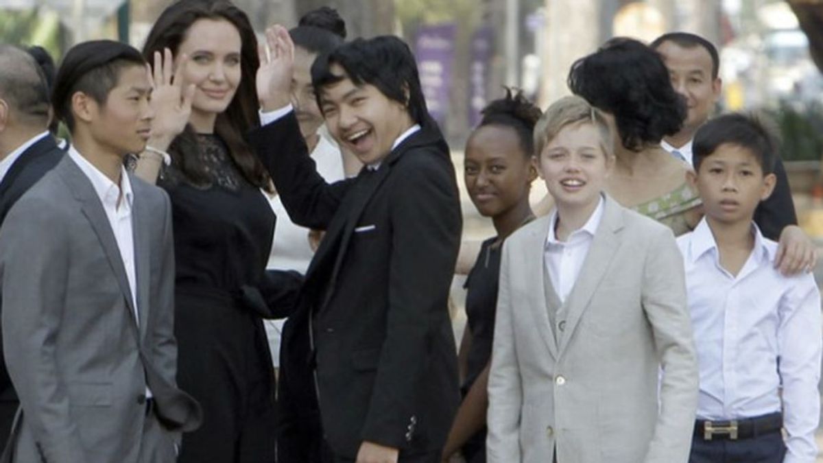 Angelina: "Son momentos difíciles, me centro en nuestros hijos y en unirnos en familia"