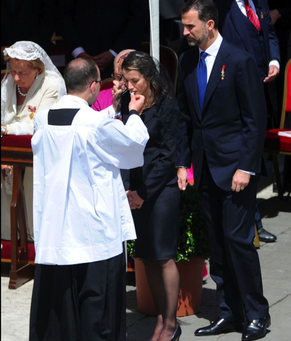 La falda de Letizia Ortiz, el novio de Pippa Middleton y la boda de Olfo Bosé