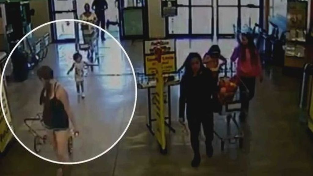 Detienen a una madre que abandonó a su hija de dos años en un supermercado