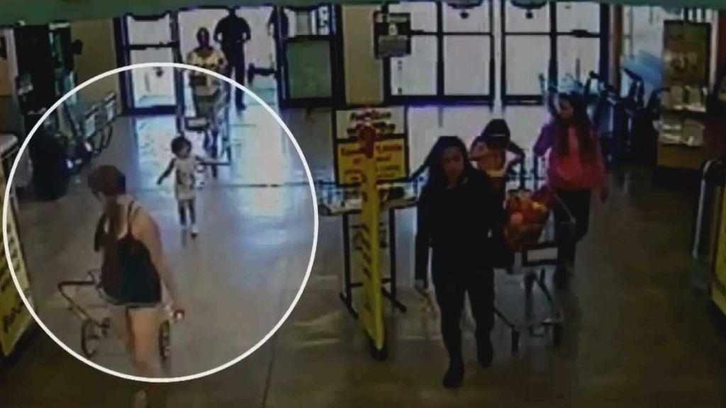 Detienen a una madre que abandonó a su hija de dos años en un supermercado