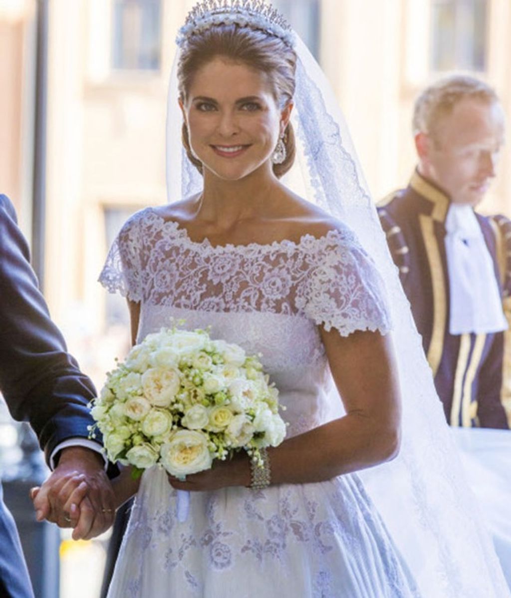 La corona de flores, el accesorio de moda en bodas: cinco famosas, cinco estilos