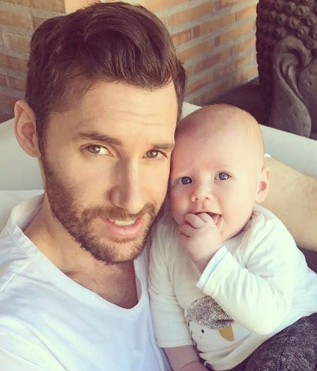 Primera celebración de Rudy y Alan, Helen dice: "¡¡Eres un padrazo!!"