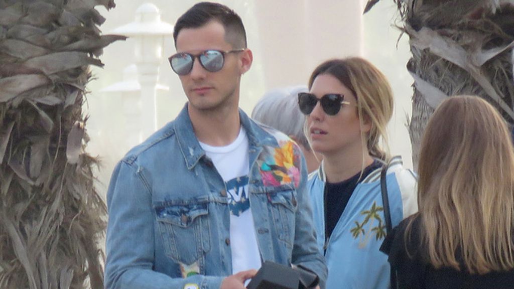 ¡Ya no se esconden! Blanca Suárez y Joel Bosqued se besan y abrazan en Málaga