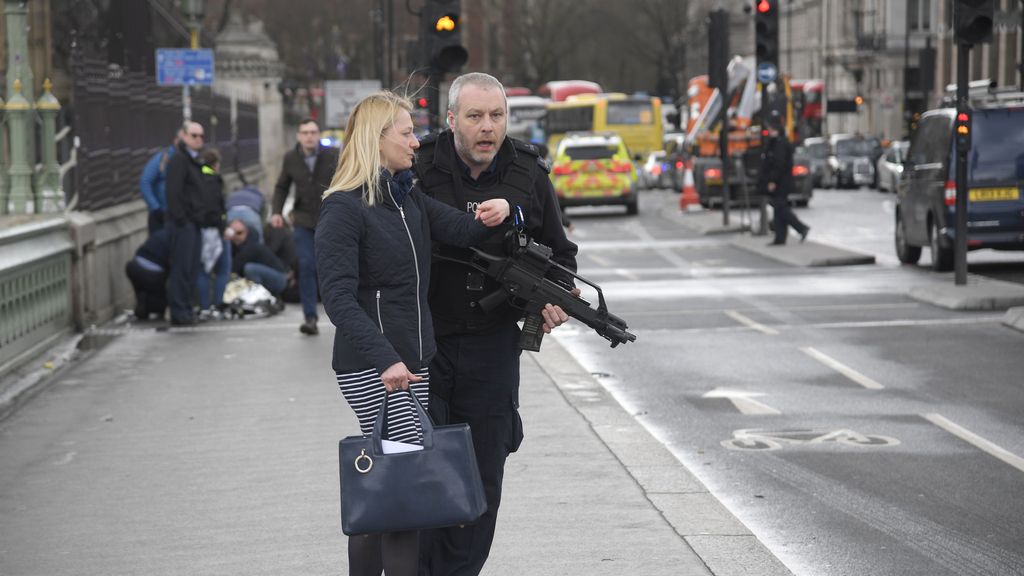Pánico en las inmediaciones del Parlamento de Westminster, Londres
