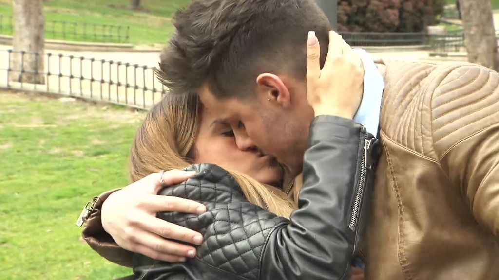 Complicidad y besos