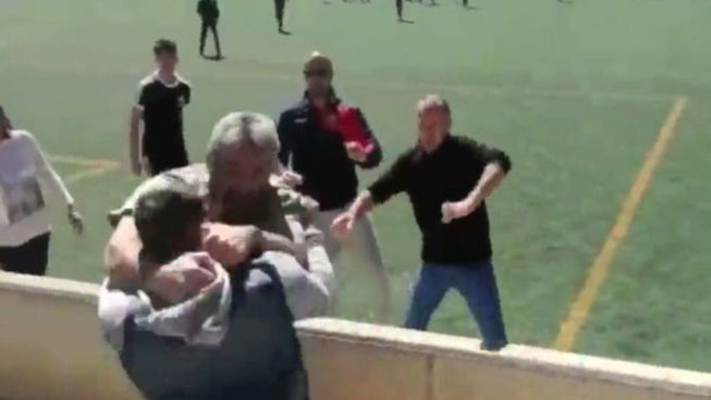 Vergonzosa pelea de padres en un partido de fútbol infantil en Mallorca