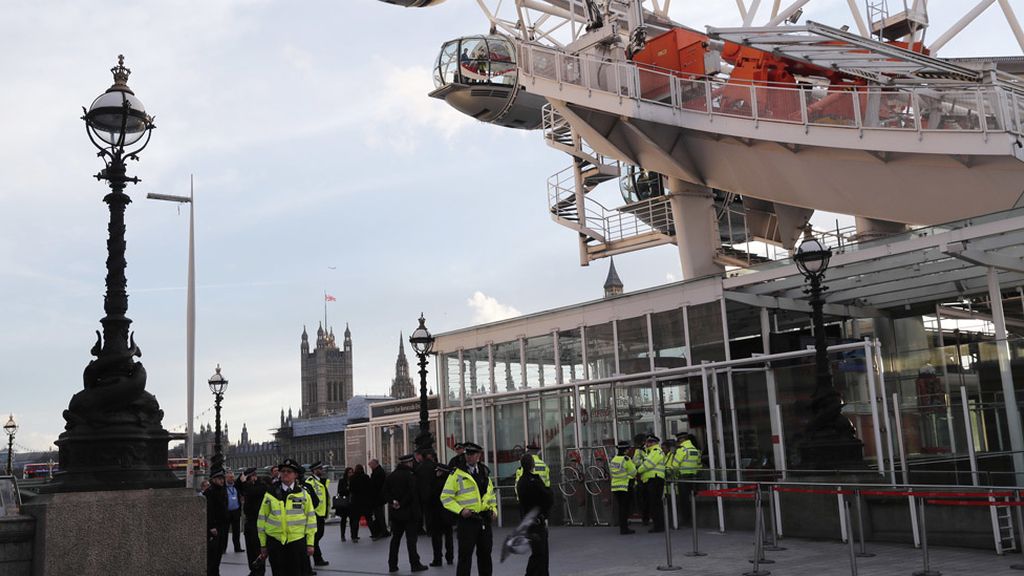 Pánico en las inmediaciones del Parlamento de Westminster, Londres