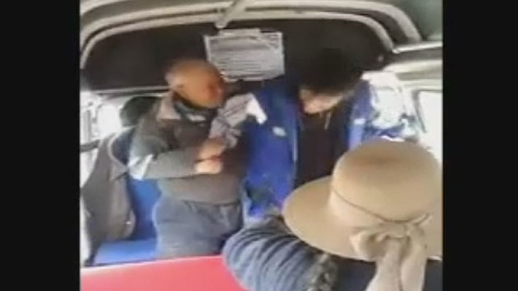 La agresión de un cobrador de autobús a un anciano que ha conmocionado a las redes