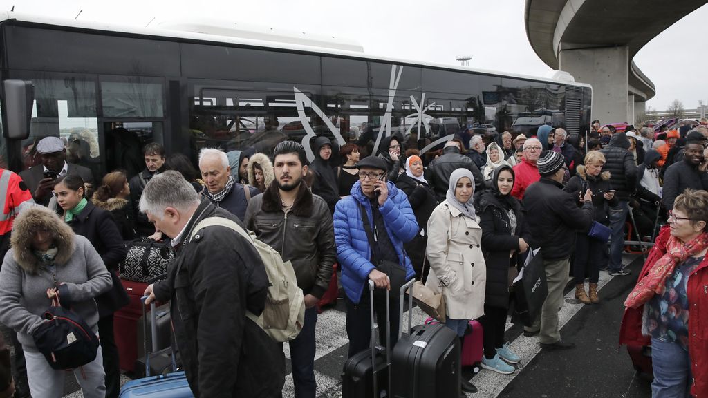 Las imágenes del suceso en el aeropuerto de París Orly