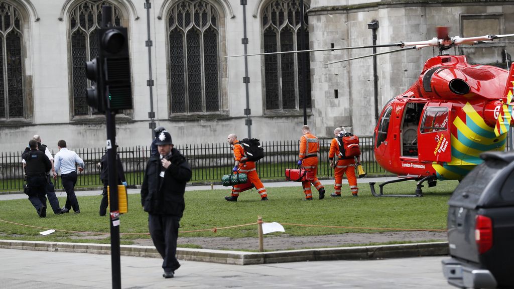 Pánico en las inmediaciones del Parlamento de Westminster, Londres