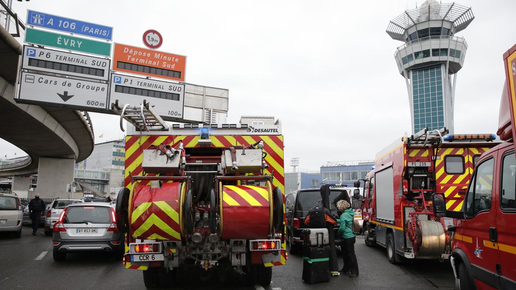 Las imágenes del suceso en el aeropuerto de París Orly
