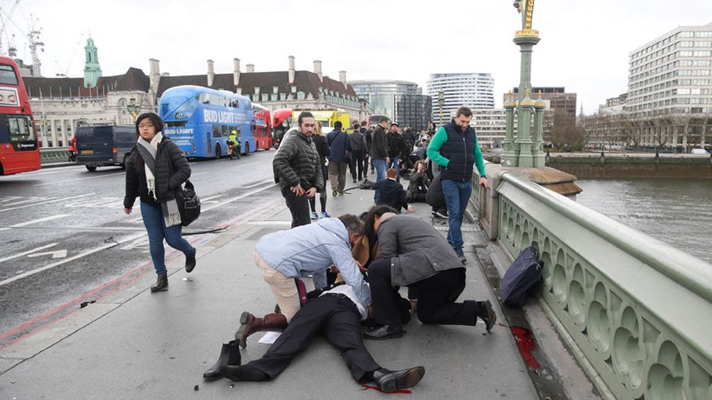 Un ataque al Parlamento británico deja una docena de heridos