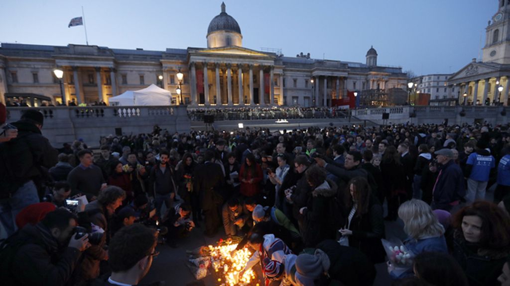 Vigilia por las víctimas del atentado de Londres en Trafalgar Square