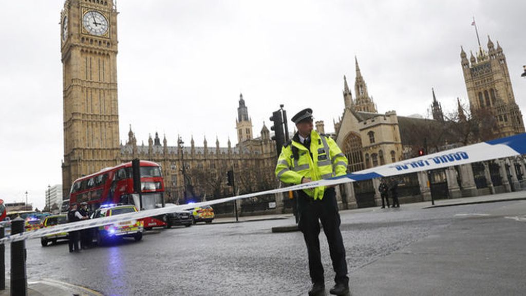 Aumentan a cuatro las víctimas mortales del atentado de Londres