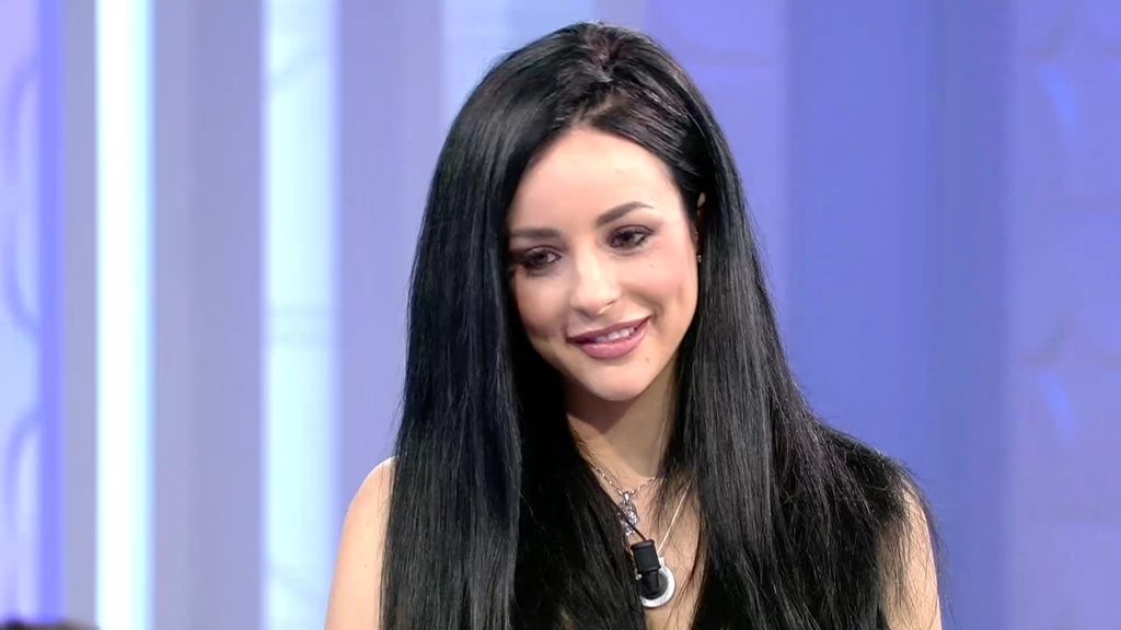 Rym sorprende con su cambio de look: Morena y con el pelo mucho más corto