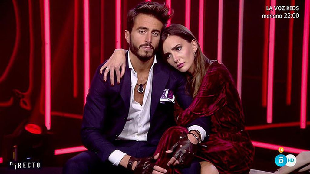 Aylén se deja llevar por la efusión y lo enseña todo