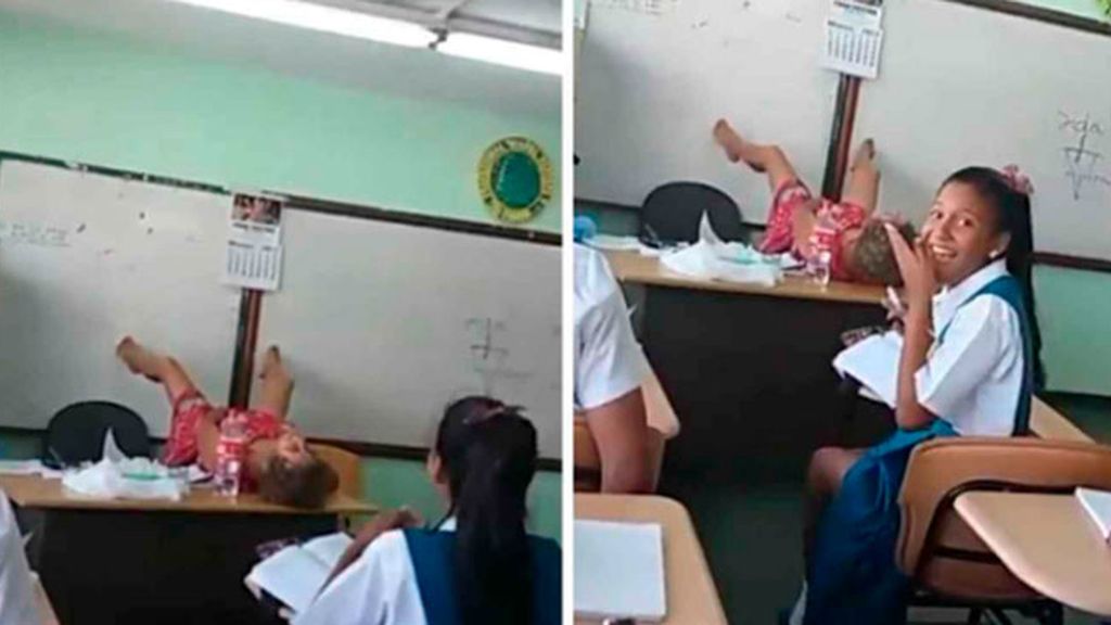 Clase práctica de parto en el aula