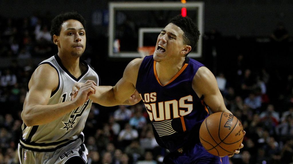 Devin Booker hace historia en la NBA al anotar 70 puntos con solo 20 años