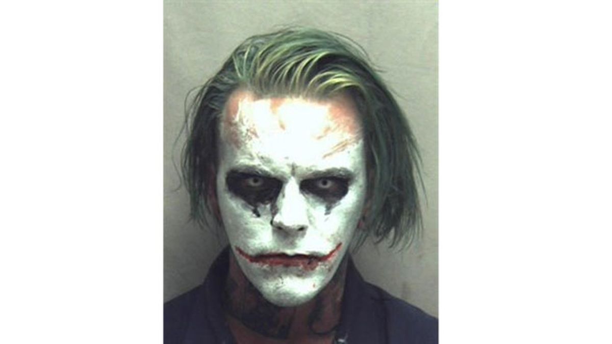 Detenido en Virginia un individuo con una espada y disfrazado de Joker