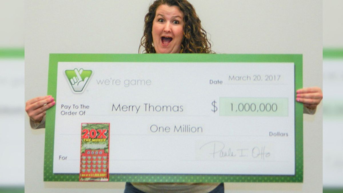 Una mujer le enseña a su amiga cómo jugar a la lotería y... gana un millón de dólares