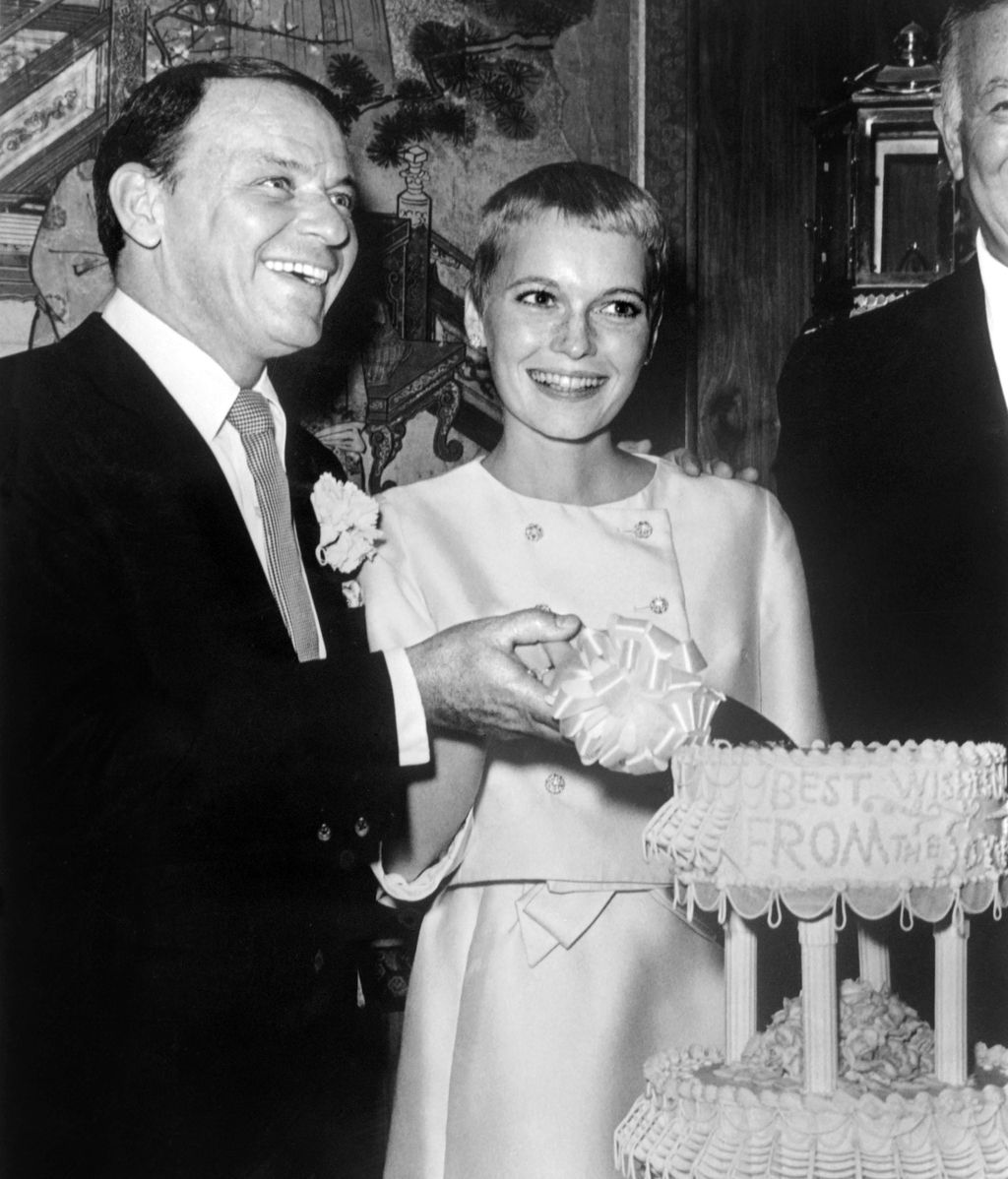 Mia Farrow en su boda con Frank Sinatra