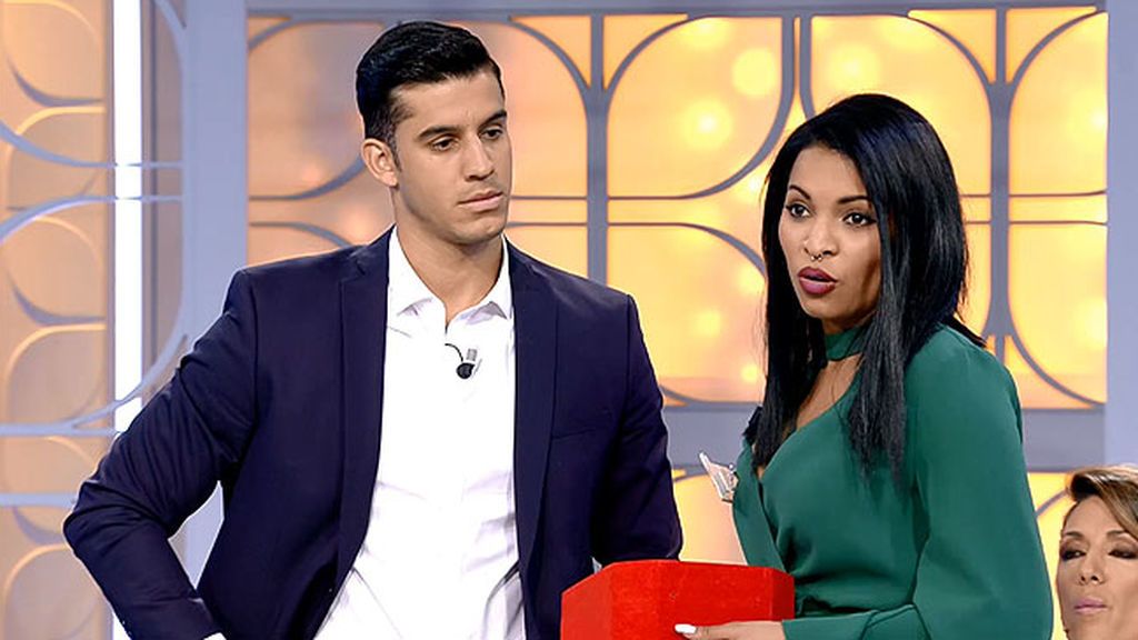 Jennifer desvela su secreto a Yera: “Soy mamá de una niña de 9 años”