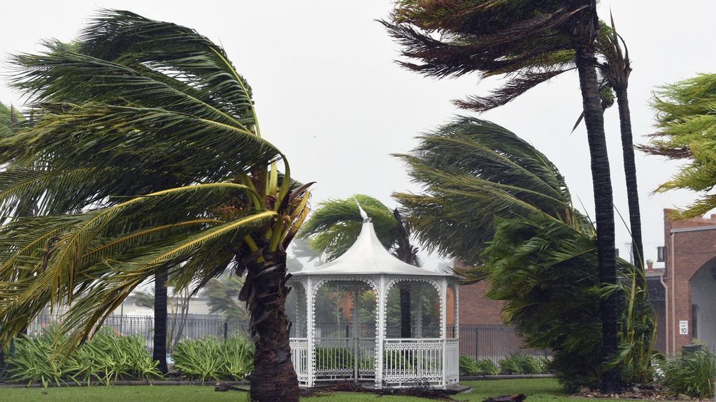 El ciclón Debbie toca tierra en Australia