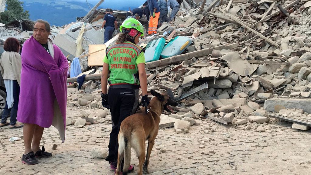 Las primeras imágenes del terremoto que arrasó el centro de Italia