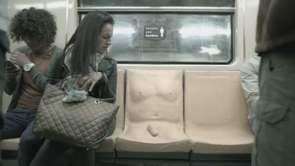 Asiento con pene “exclusivo para hombres” en el metro de México