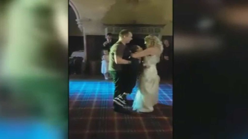 La novia que abre el baile de su boda con su hijo con parálisis cerebral