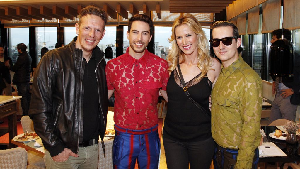 Con Joaquín y Alejandra Prat. Nuestro look es de Ana Locking