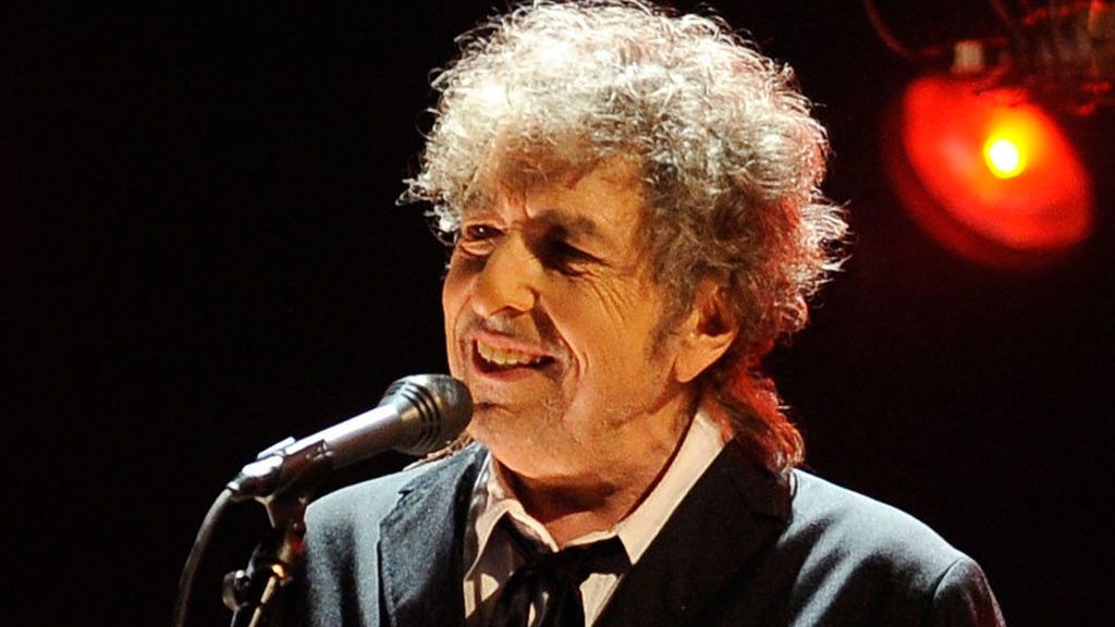 Finalmente Bob Dylan recibirá el Nobel de Literatura con tres meses de retraso